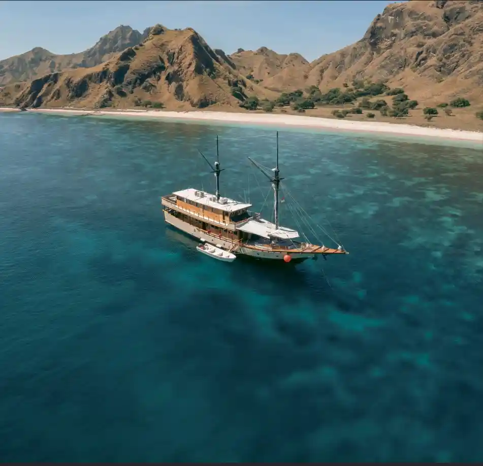 Komodo Liveaboard Tours